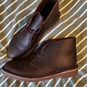 NWT Men's Brown Leather Clark’s Chukka Boots